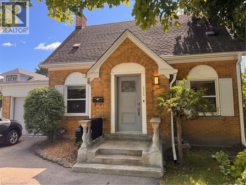Photo of 225 Bridgeport Road East