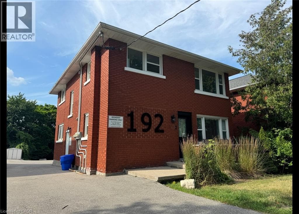 Photo of 3 – 192 Allen Street East