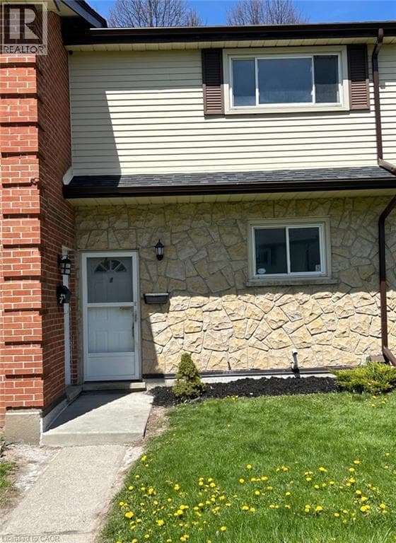 8 – 144 Jansen Avenue — photo 1 of 13